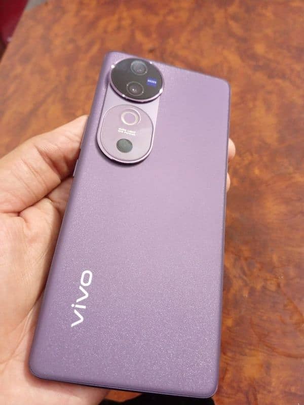 Vivo v40 pro 5g 2