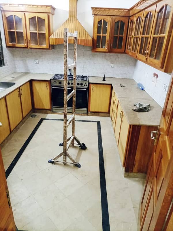 1 Kanal 3 Bed Portion For Rent Available in Gulraiz Housing Scheme 5