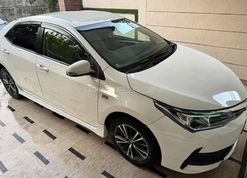 Toyota Corolla Altis 2017 1