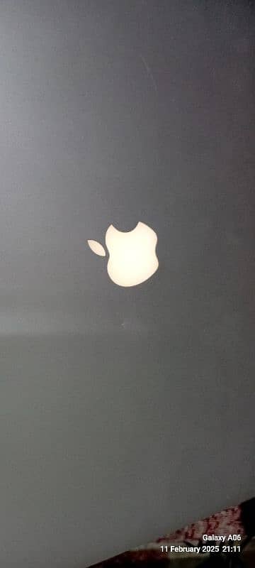 Mac Book pro 1