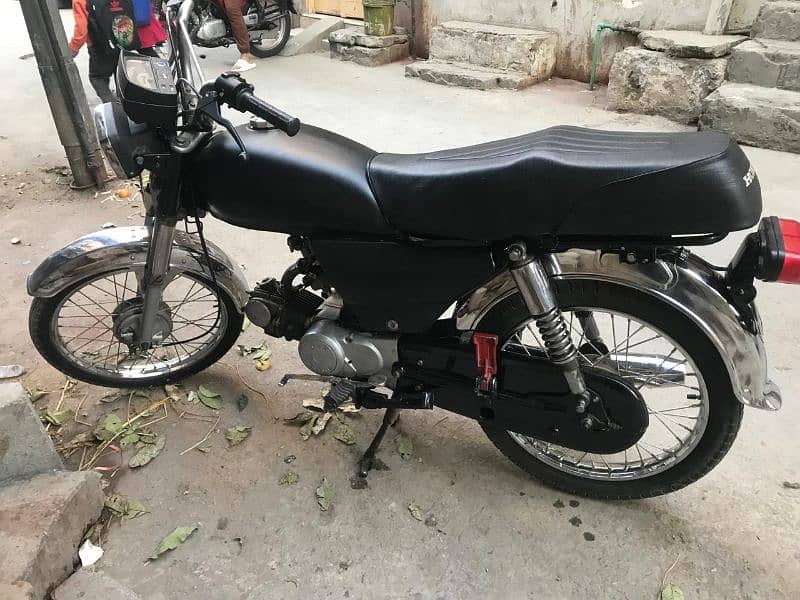 black color used metro 2008 model 2