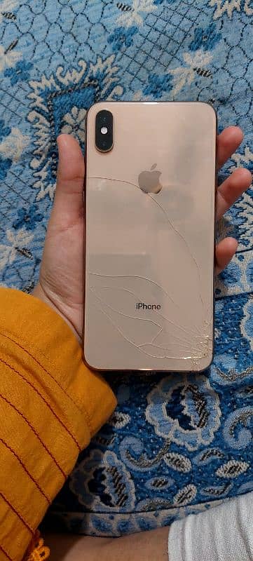 selling IPHONE XsMax 2