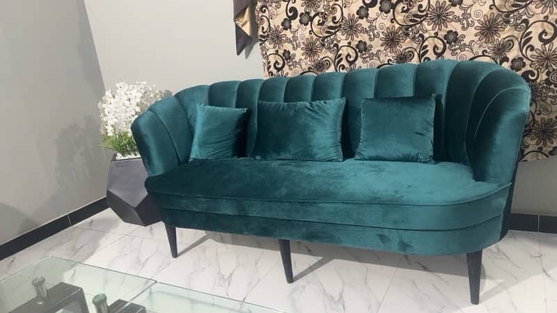 Luxurious 8-Seater Green Velvet Sofa for Sale 2