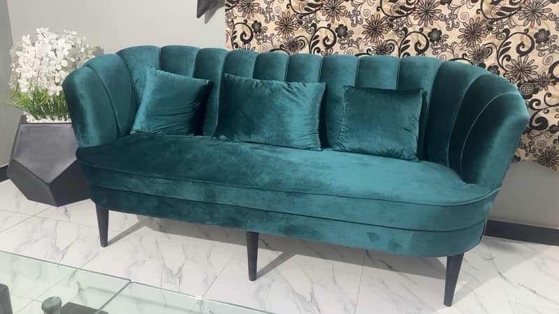 Luxurious 8-Seater Green Velvet Sofa for Sale 4