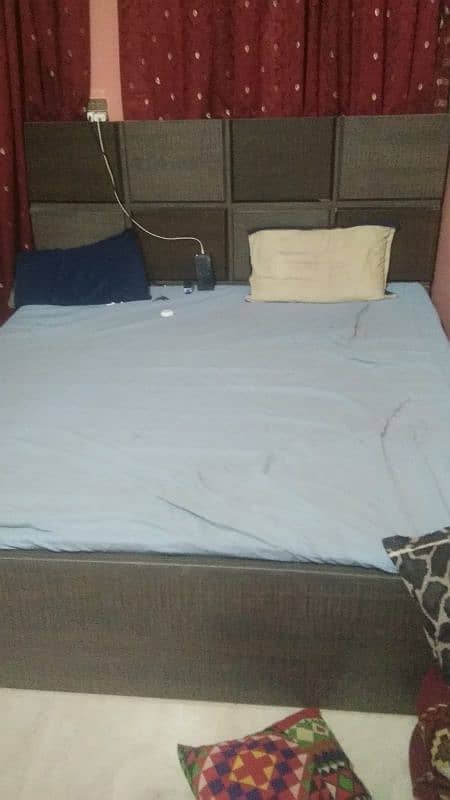 3 Peace king size bed set with matress 0