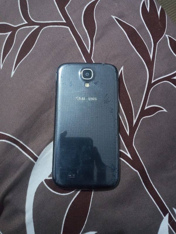 Im selling my samsung s4 glaxy 1