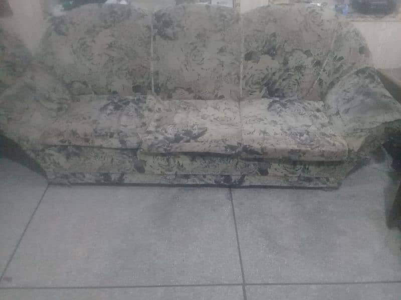 5 seater Sofa Set 0