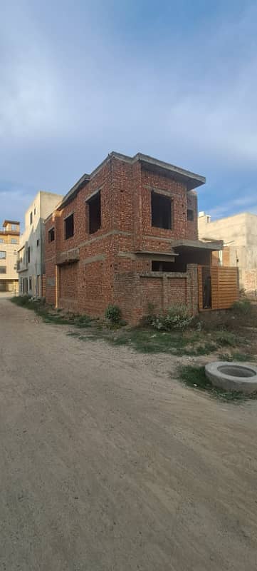 Urgent Sale: 2-Storey Structure Corner House in Pak Arab Ideal for Quick Investment! 0