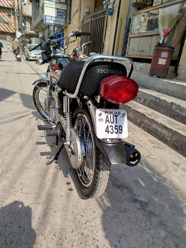 Honda CG 125 Black 4