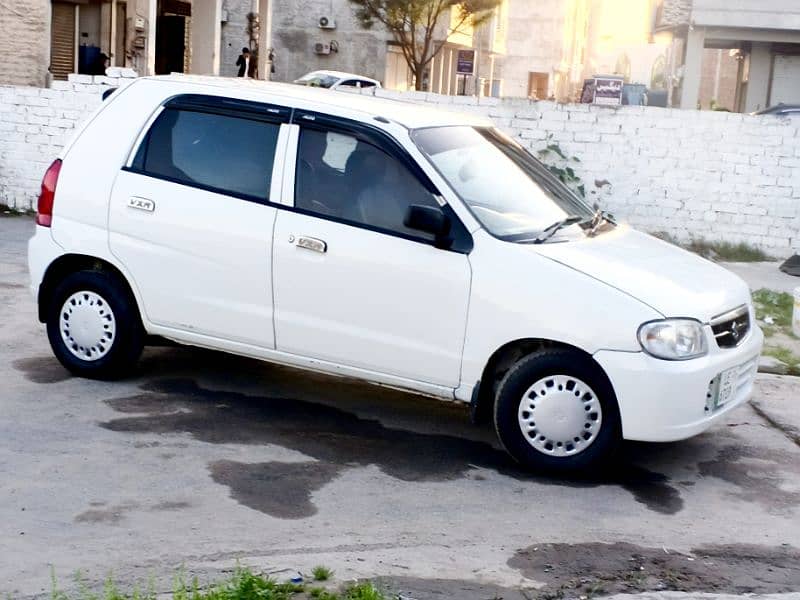 Suzuki Alto 2011 3