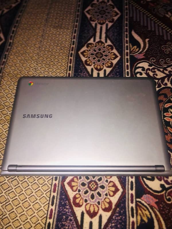 Samsung Series 5 Chromebook 1