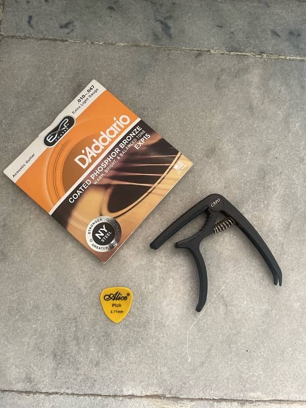 semi acoustic guitar+Capo+strings+pick 6