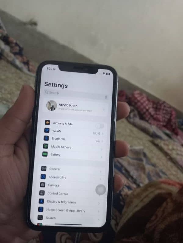 i phone 11 (64)GB E sim working condition wise bhi ok hai 1