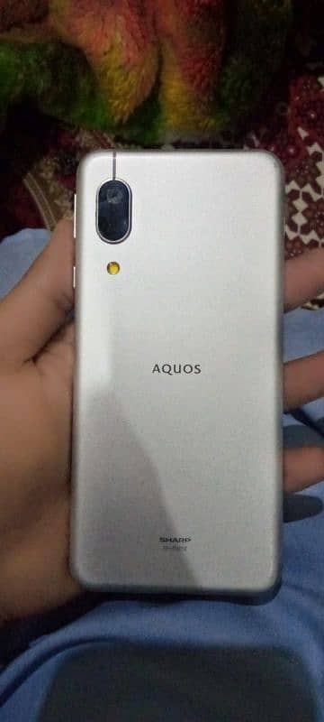 Aquos sense3 lite 1