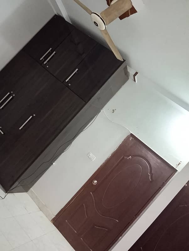 Lease 5 Room ( 3 bed Dd) Portion Available for Sale Good Condition 45 K Rental Income Gulistan e Johar Block 2 12