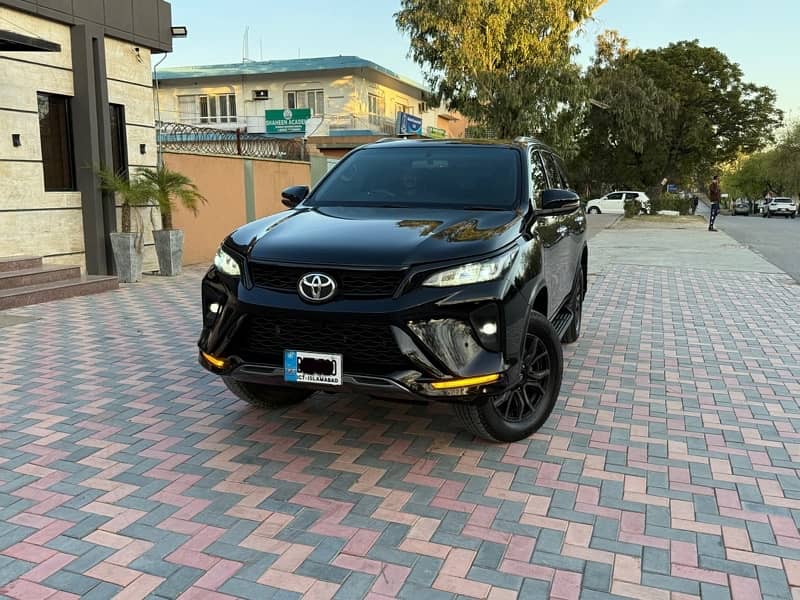 Toyota Fortuner Legender 2022 Bumper to bumper geniune 3