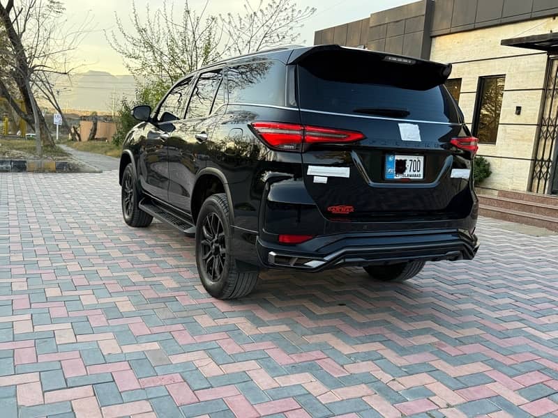 Toyota Fortuner Legender 2022 Bumper to bumper geniune 7