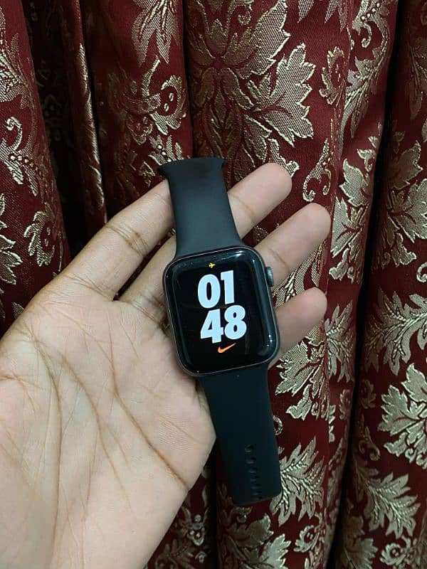 APPLE WATCH SERIES 4 0