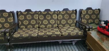 5 seater sofa set in good condition pure 100 Percent  wooden work