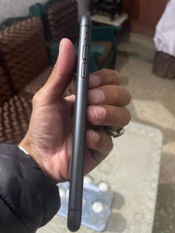 iPhone 11 Urgent S 3