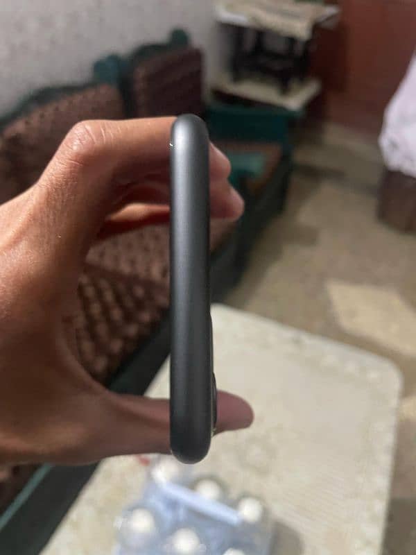 iPhone 11 Urgent S 4