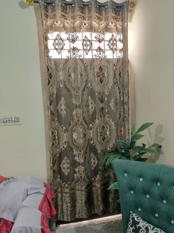 urgent sale curtains full size 4 curtains 2