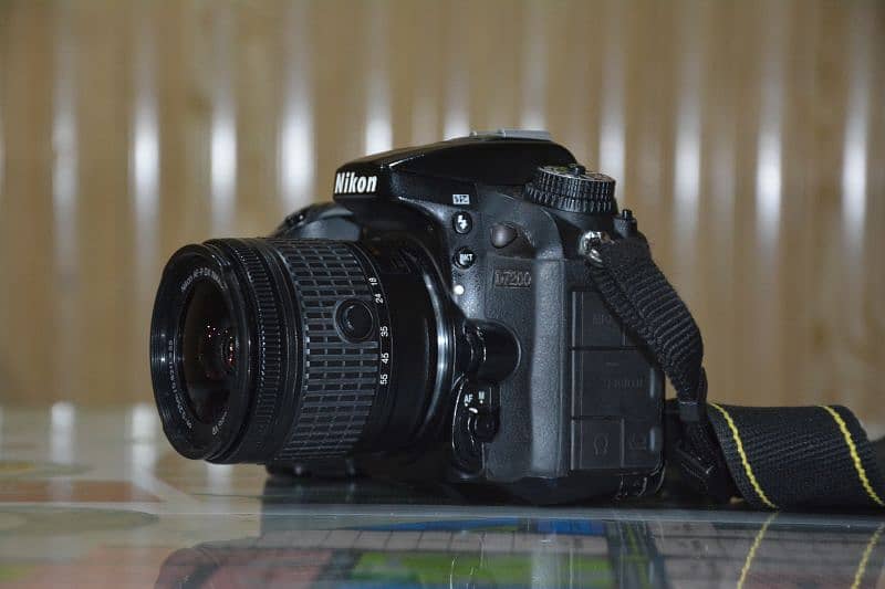 Single hand used Nikon d7200 with 2 lens and all accessories 3