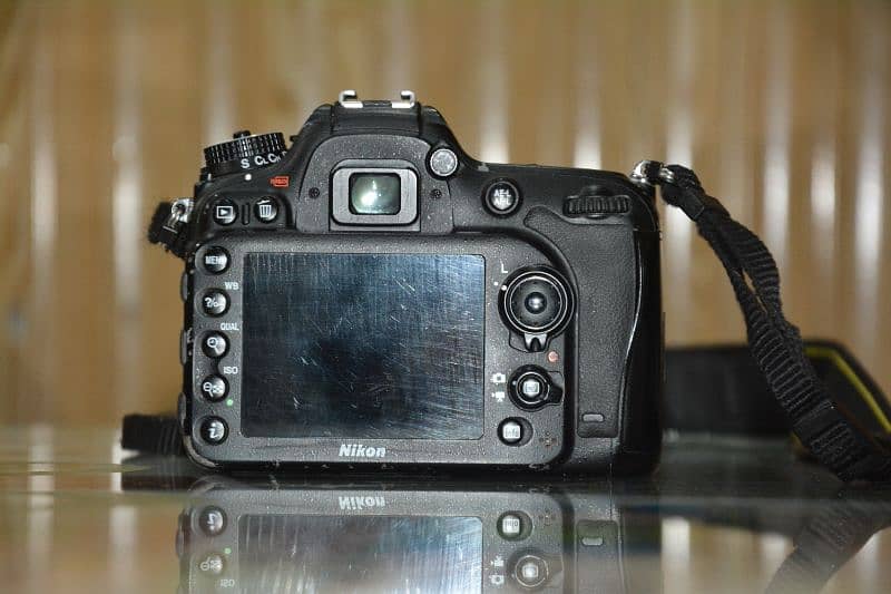 Single hand used Nikon d7200 with 2 lens and all accessories 6