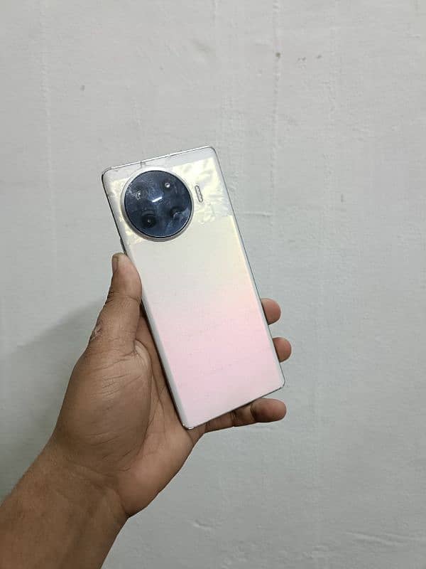 Tecno spark 20 pro plus (8+8/256) ,,,0322 1781446 1