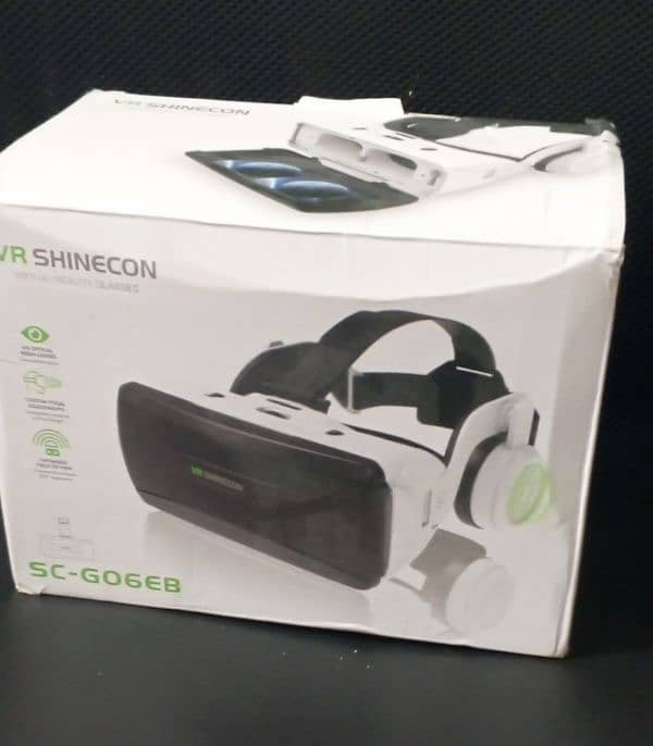 VR shinecon G06B with remote. . . 0