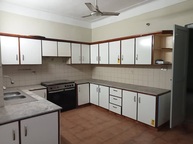 Upper portion for rent at the prime location in saddar PAF officer colony 5