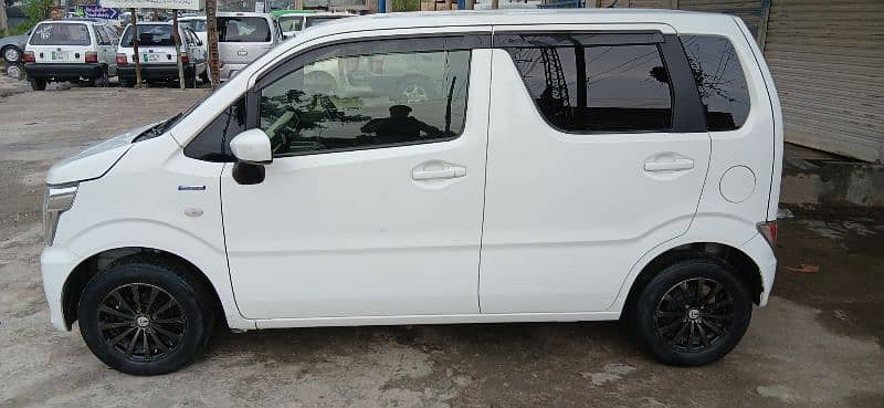 Suzuki Wagon R 2019 1