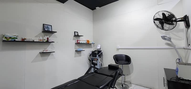 urgent sale Aesthetic clinic setup 2