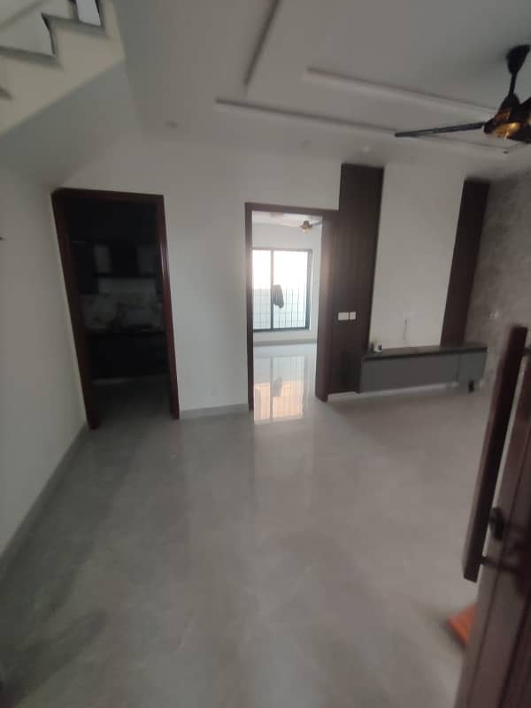 Lavish 10 Marla Upper Portion avialable to be Rented!!! 7