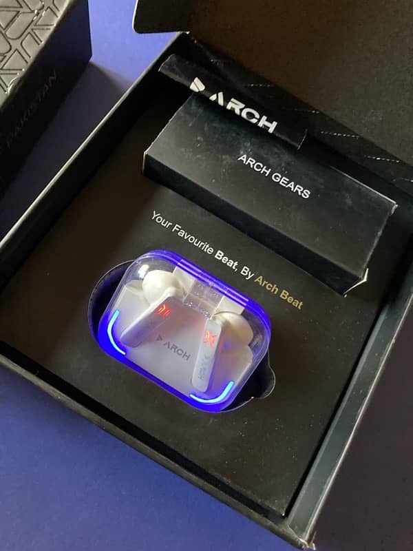 ARCH Earbuds 1