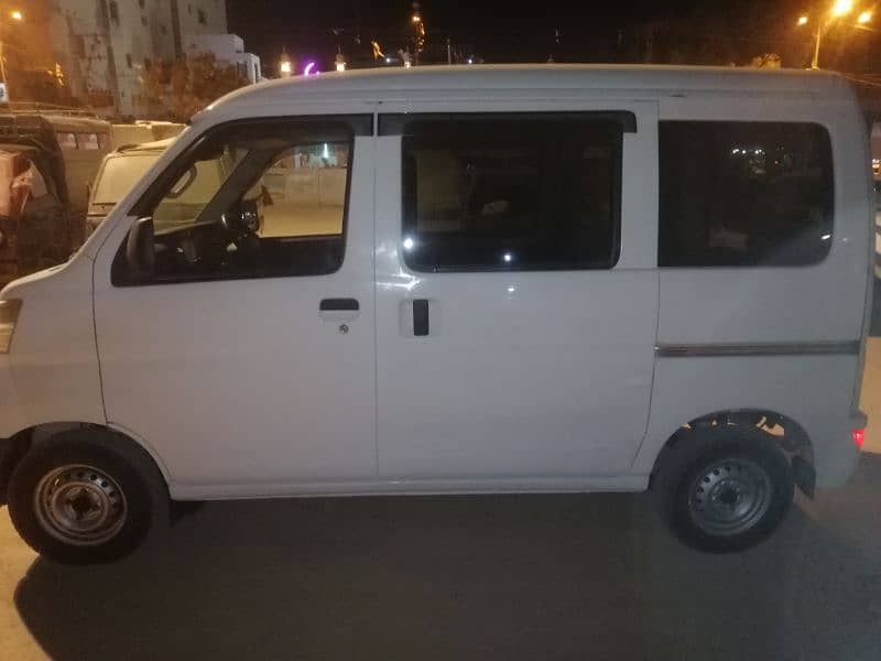 Daihatsu Hijet 2025 4