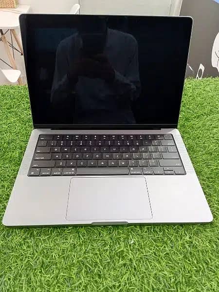 Personal Apple Macbook Pro 2017 15 Inch 16 GB 512GB 0