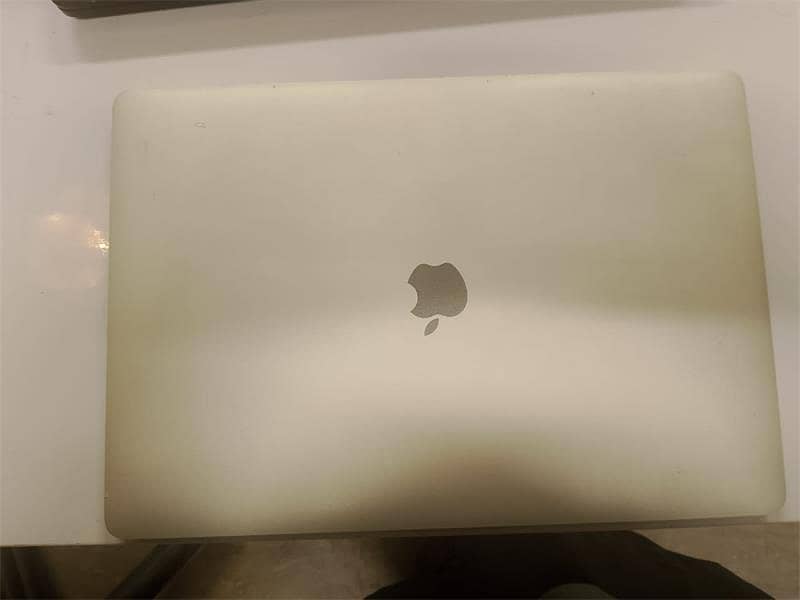 Personal Apple Macbook Pro 2017 15 Inch 16 GB 512GB 1