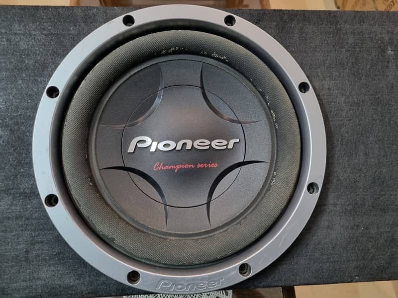 Pioneer TS-W307 Woofer 1