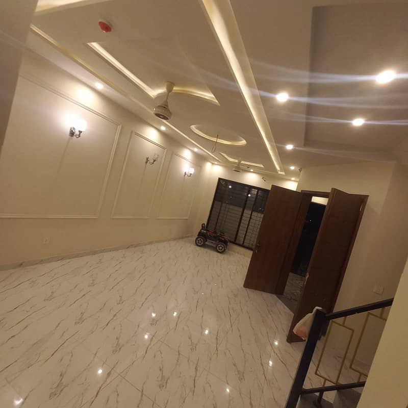 5 MARLA BRAND NEW HOUSE FOR SALE IN DHA RAHBAR 10