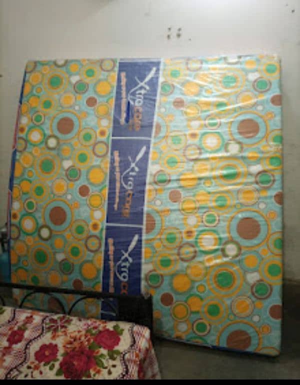 mattress king size in lalukhet plz add details parhen 03112332537 3