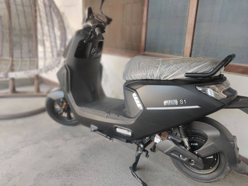 Evee S1 Scooty for sale 2