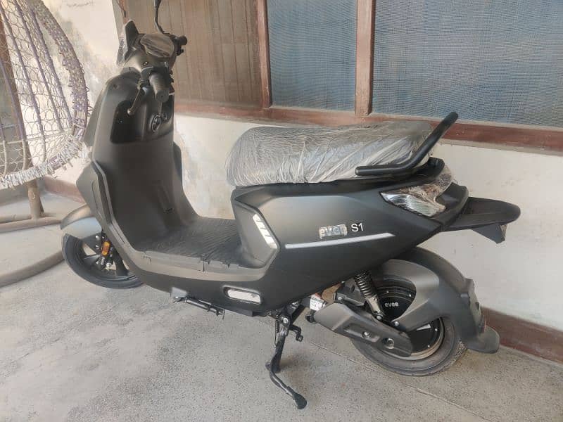 Evee S1 Scooty for sale 4