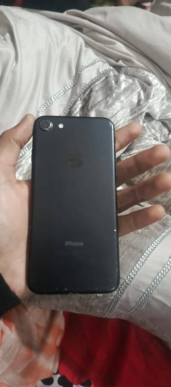 Apple iPhone 7 1