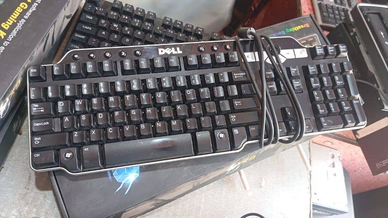 Wireless and Wired Keyboard 4