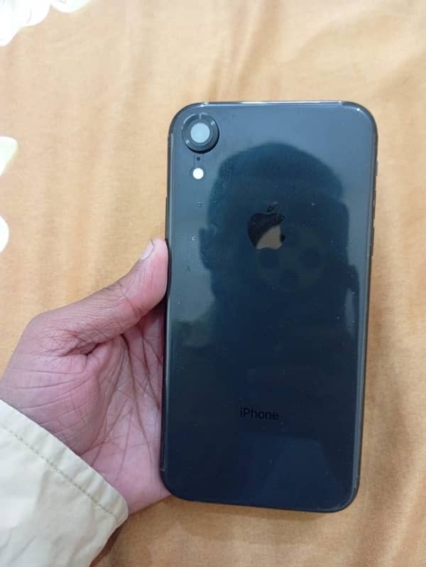 iPhone XR 64Gb Black 4