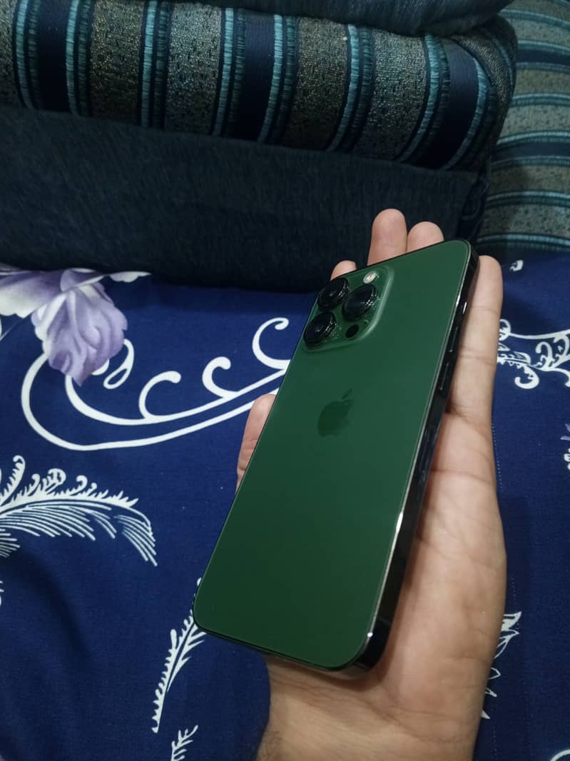 Apple iPhone 13 Pro 0