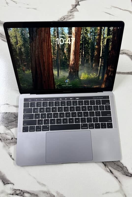 Apple Macbook Pro 2018 1