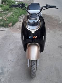 Evee Scooty Nisa