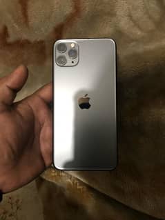 iphone 11 pro max J. v